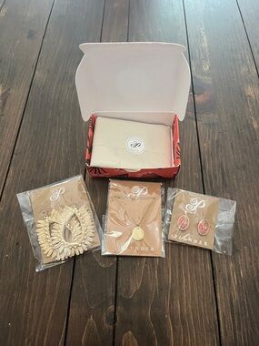Plunder Gold Necklace with Pink Accent Studs and Cream Statement Earrings L5